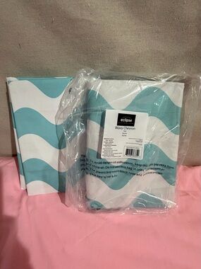 Eclipse Wavy Chevron Duvet Cover Set in Aqua and White pocket rod 42x84 inch